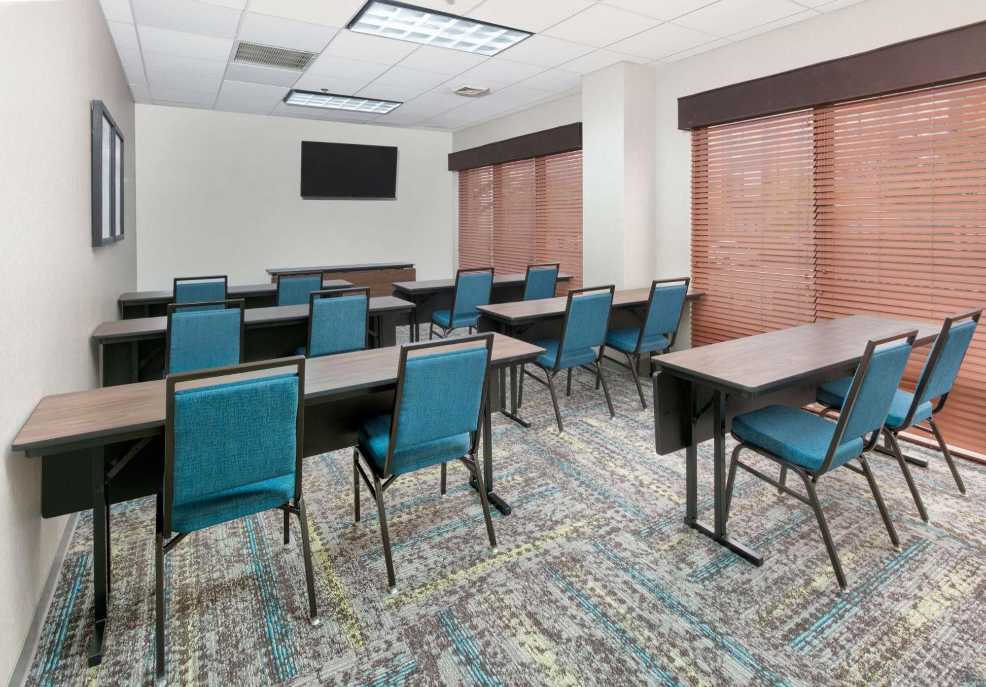 Hampton Inn & Suites Legacy Park-Frisco Exterior photo