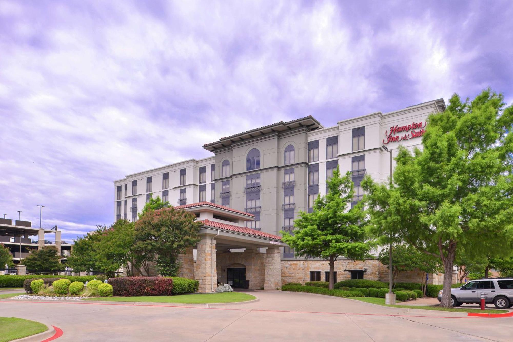 Hampton Inn & Suites Legacy Park-Frisco Exterior photo