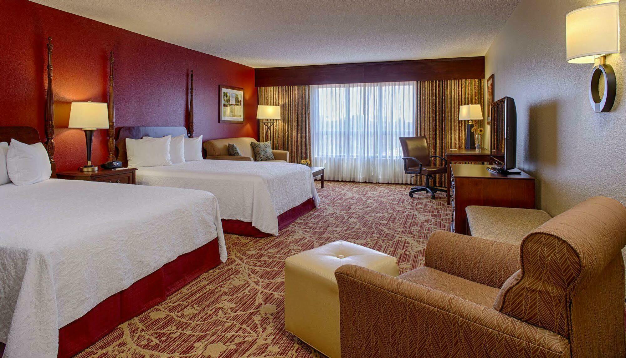 Hampton Inn & Suites Legacy Park-Frisco Exterior photo
